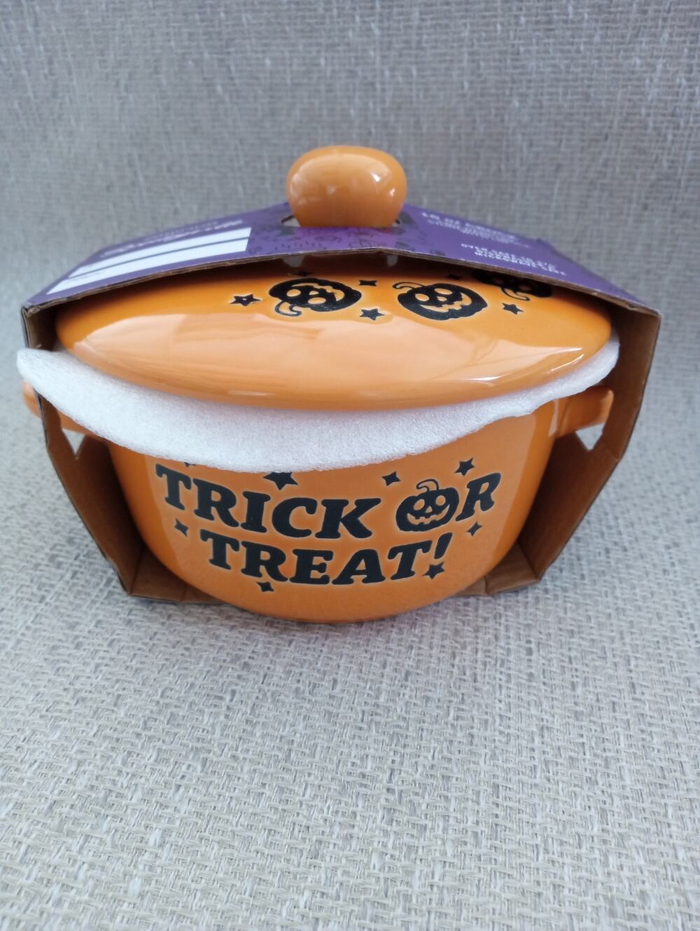 HALLOWEEN 16 oz Ceramic Crock with Lid and Side Handles 1258